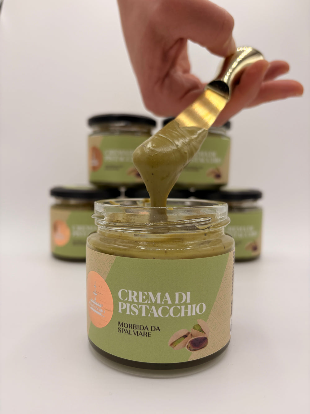 Samtige Pistaziencreme aus sizilianischen Pistazien als Brotaufstrich und Dessert-Zutat.