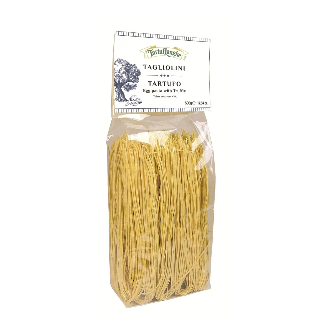 Handgeschnittene Eier-Tagliolini mit Trüffel-Veredelung im Teig