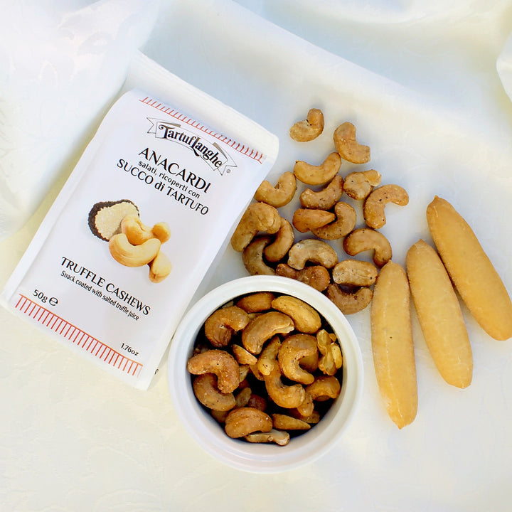 Goldbraun geröstete Cashewkerne veredelt mit echtem Sommertrüffelsaft von Tartuflanghe.